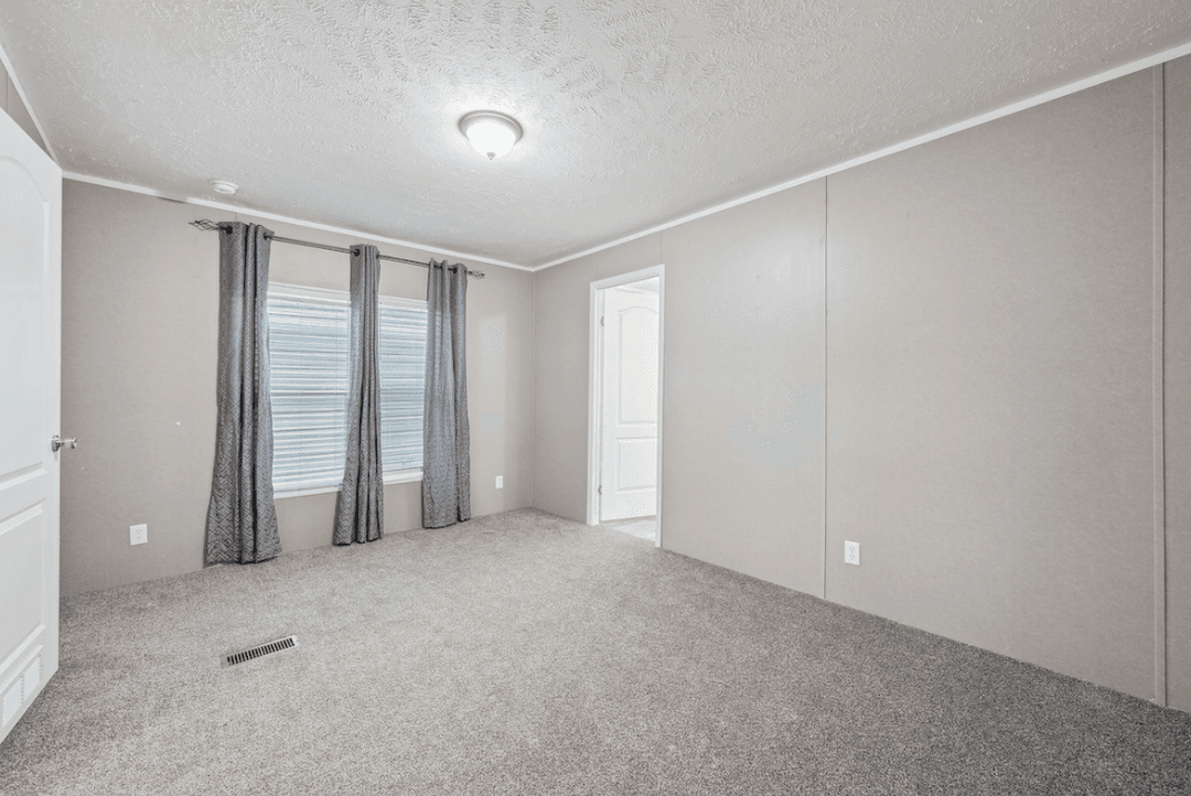 Md-116 lakeside bedroom home features