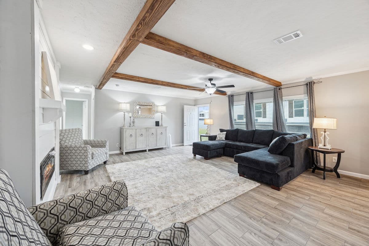 Md-10-32 lynnox interior home features