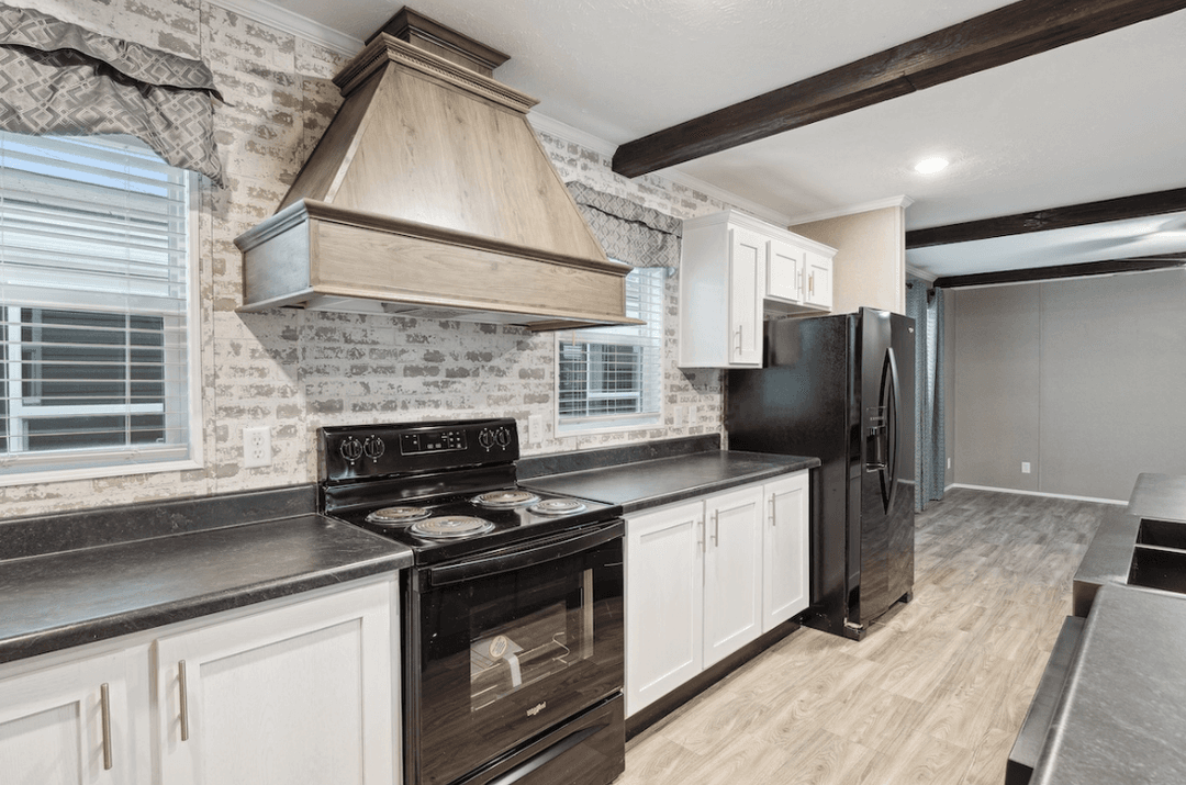 Md-116 lakeside kitchen and hero home features