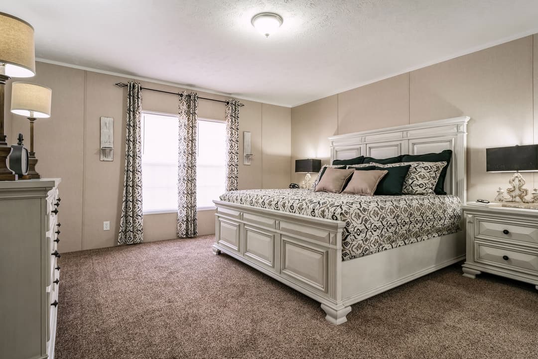 Md-39-32 bedroom home features