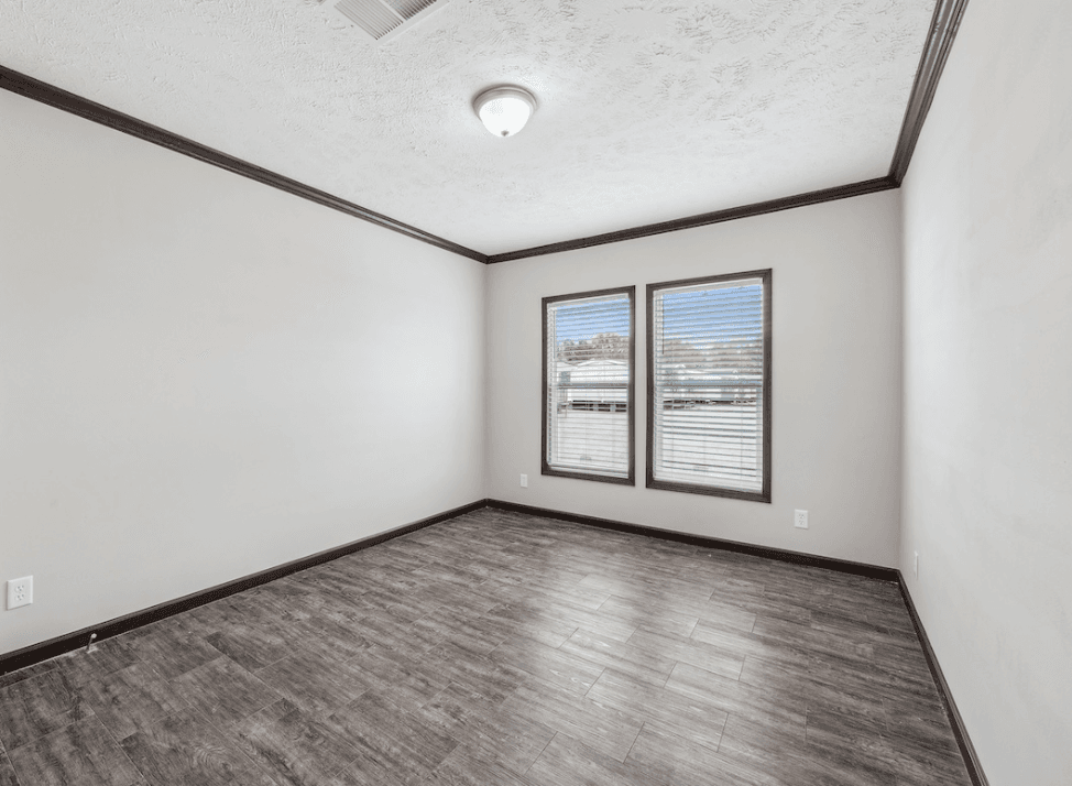 Md-32-76 big red bedroom home features