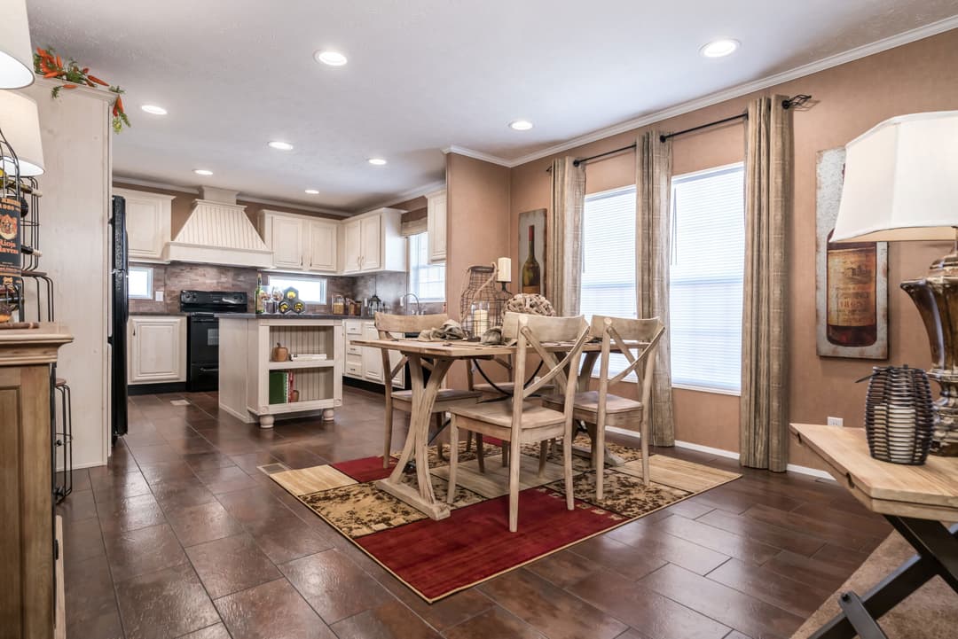 Md-28 interior home features