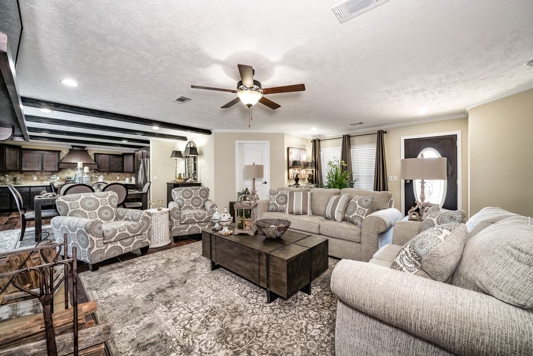 Kb-3244 interior home features