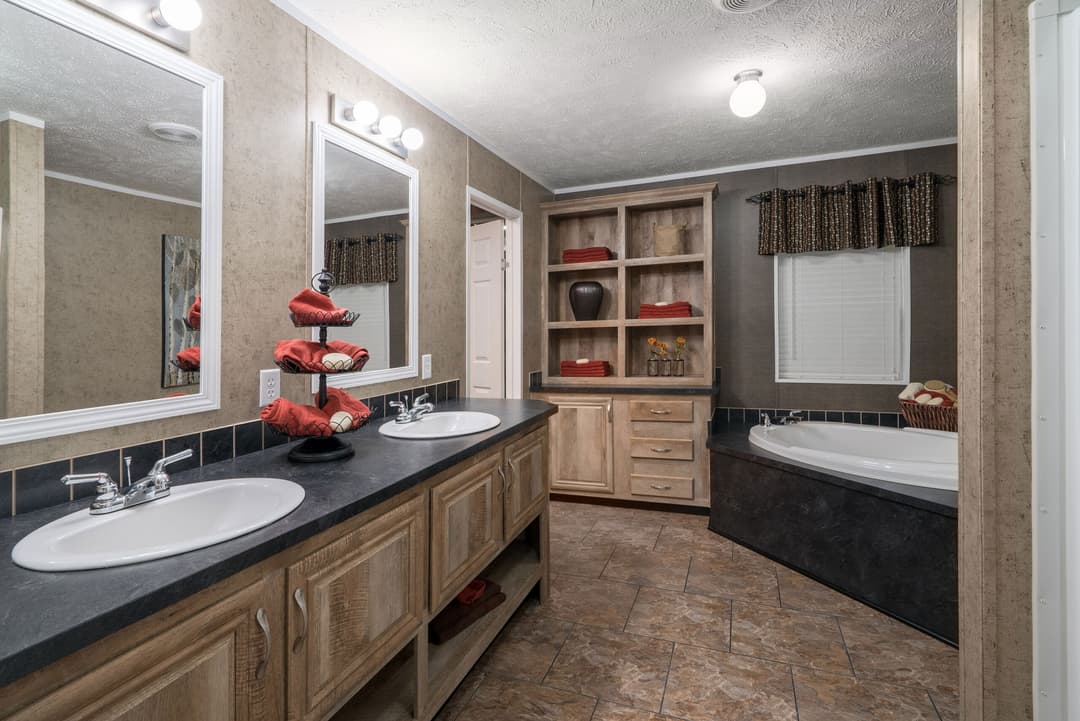 Md-17 bathroom home features