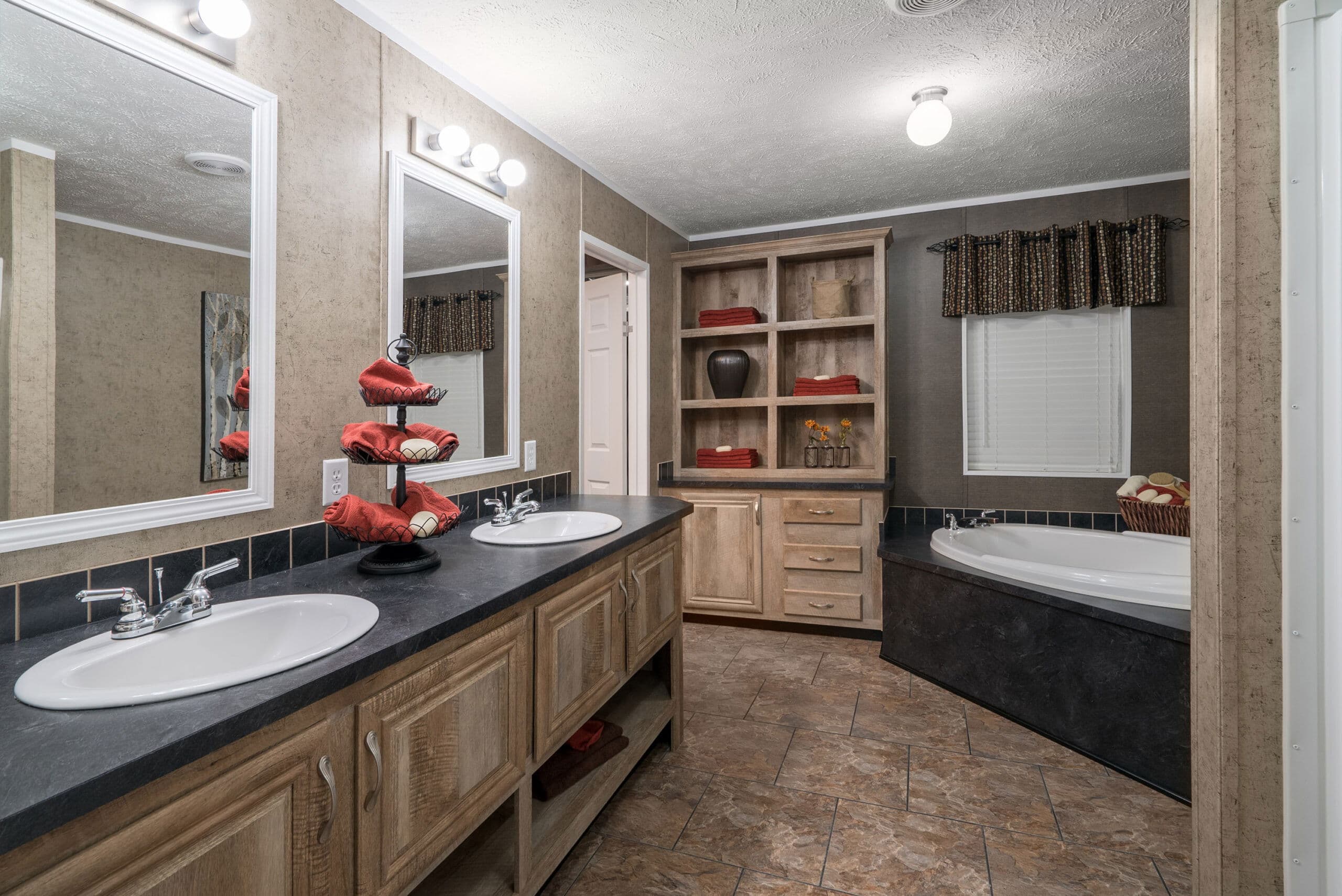 Md-17 bathroom home features