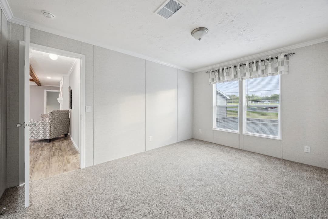 Md-10-32 lynnox bedroom home features