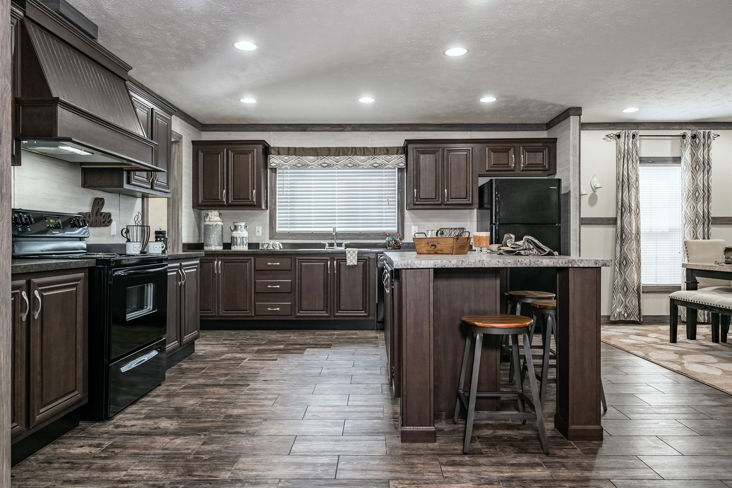 Md-35-32 kitchen home features