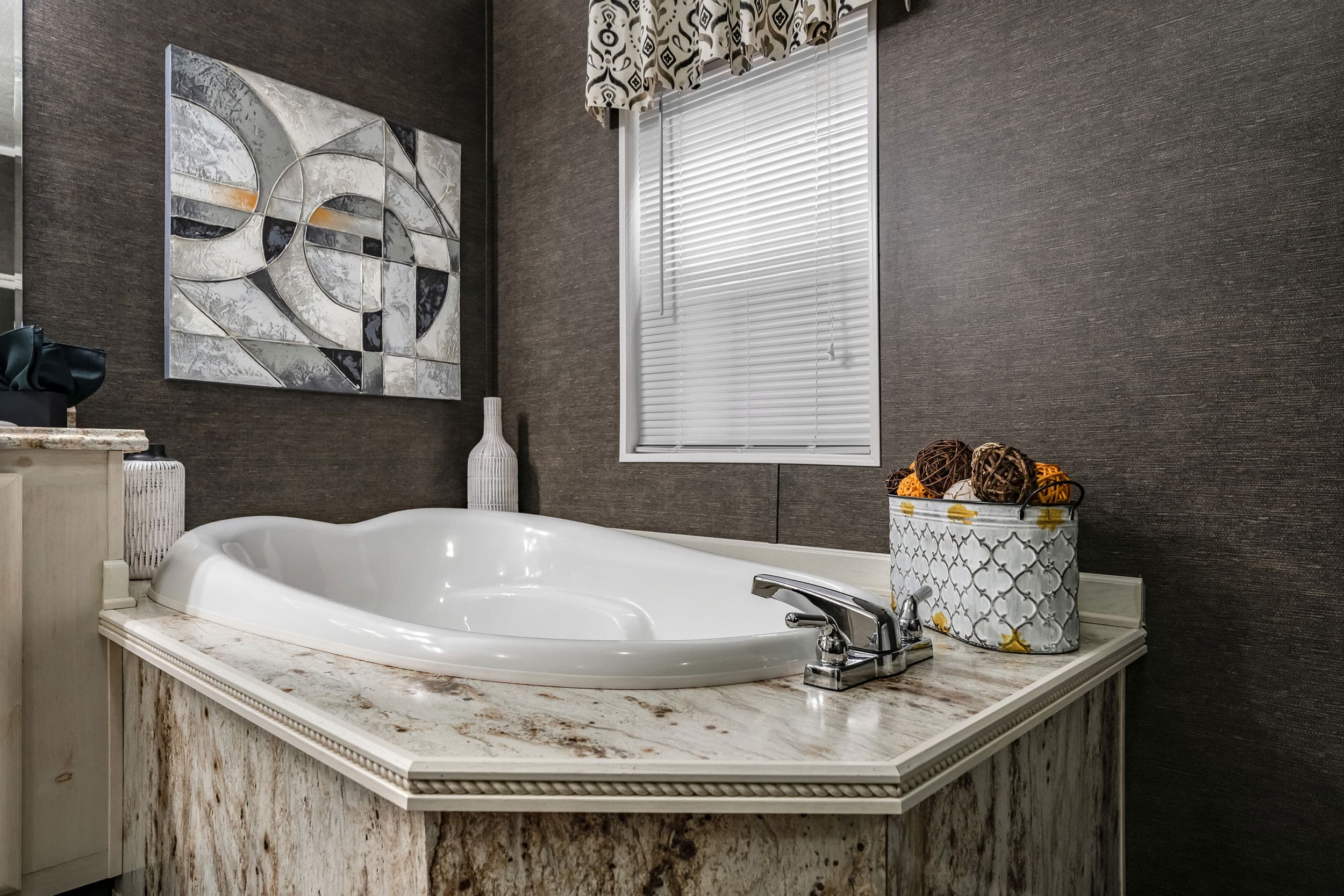 Md-39-32 bathroom home features