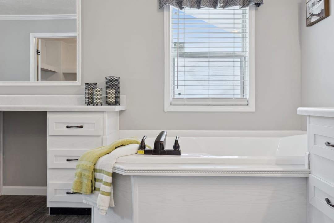 Md-30-32 josey wales bathroom home features