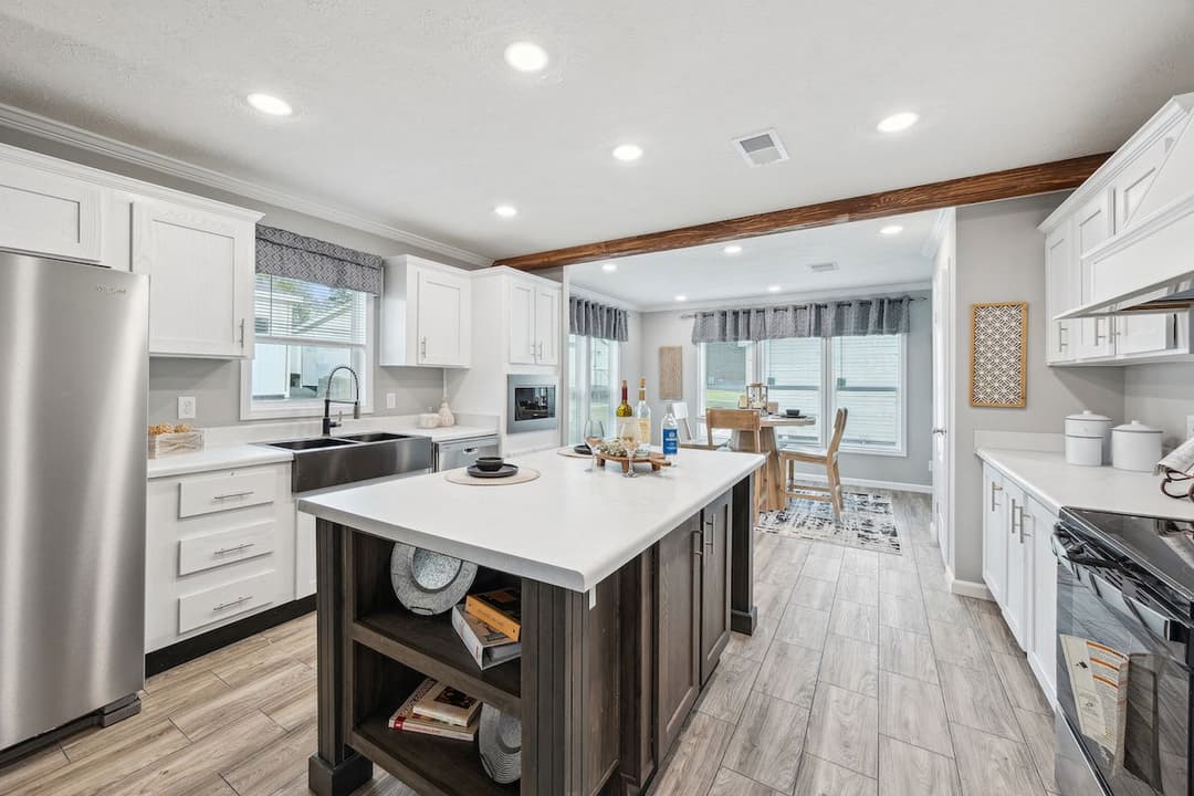 Md-10-32 lynnox hero and kitchen home features