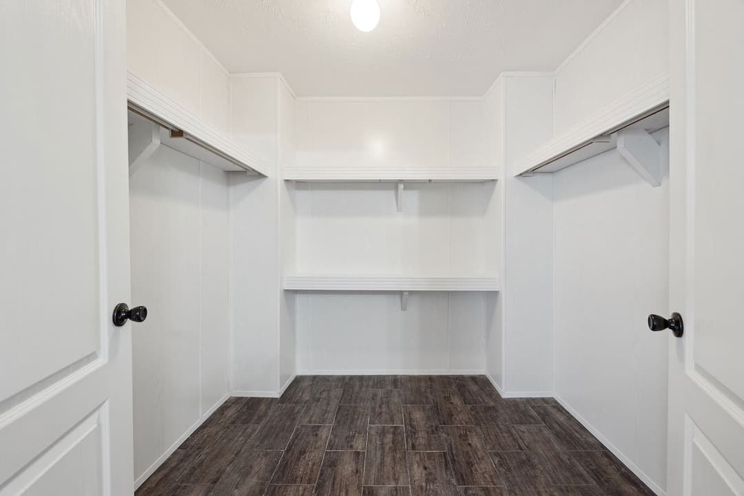 Md-30-32 josey wales bedroom home features