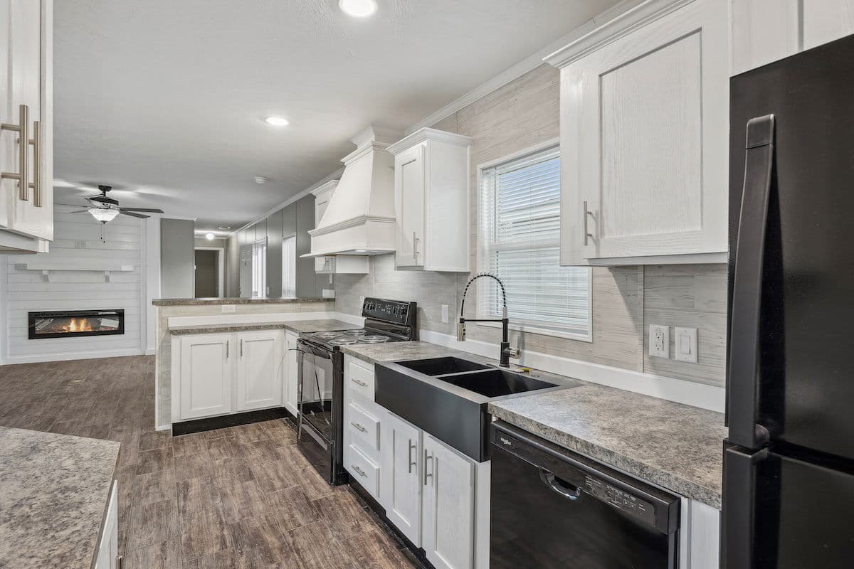 Md-102 kitchen home features