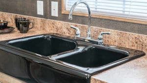 Md-103 bathroom home features