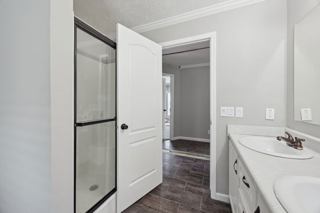 Md-30-32 josey wales bathroom home features