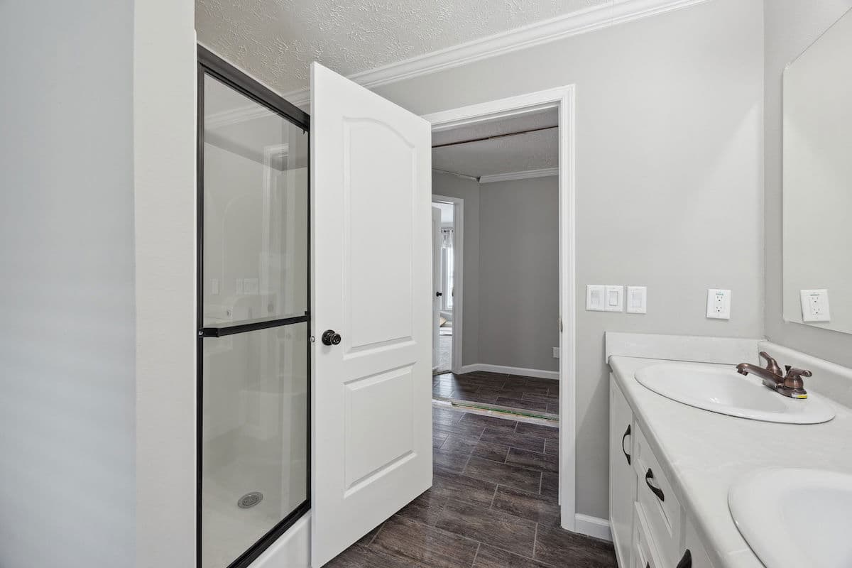 Md-30-32 josey wales bathroom home features