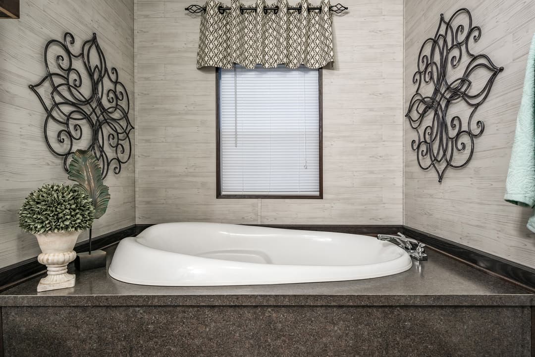 Md-35-32 bathroom home features