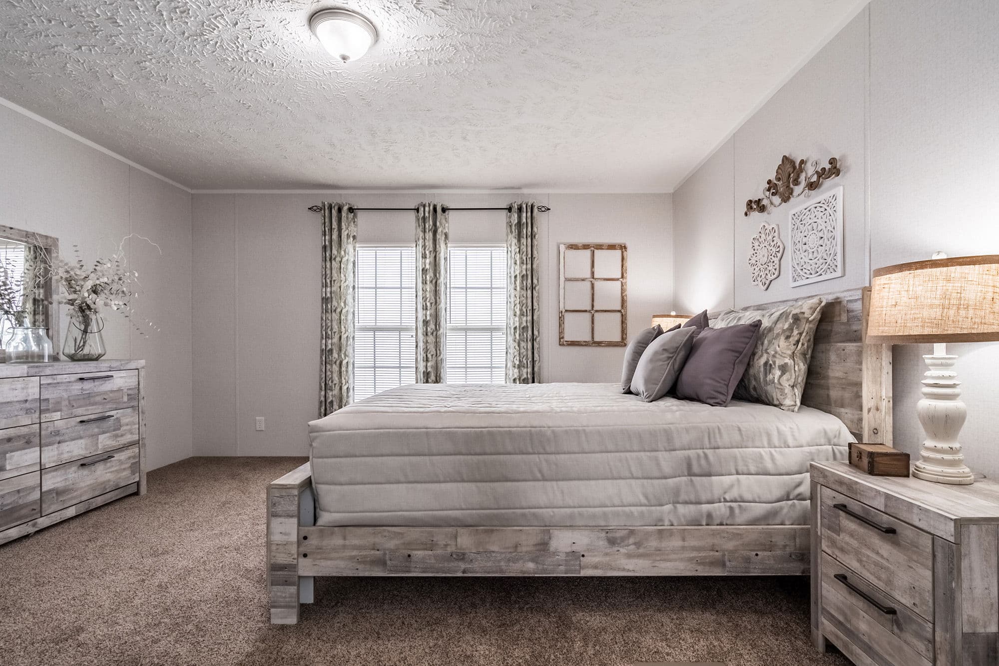 Md-40-32 bedroom home features