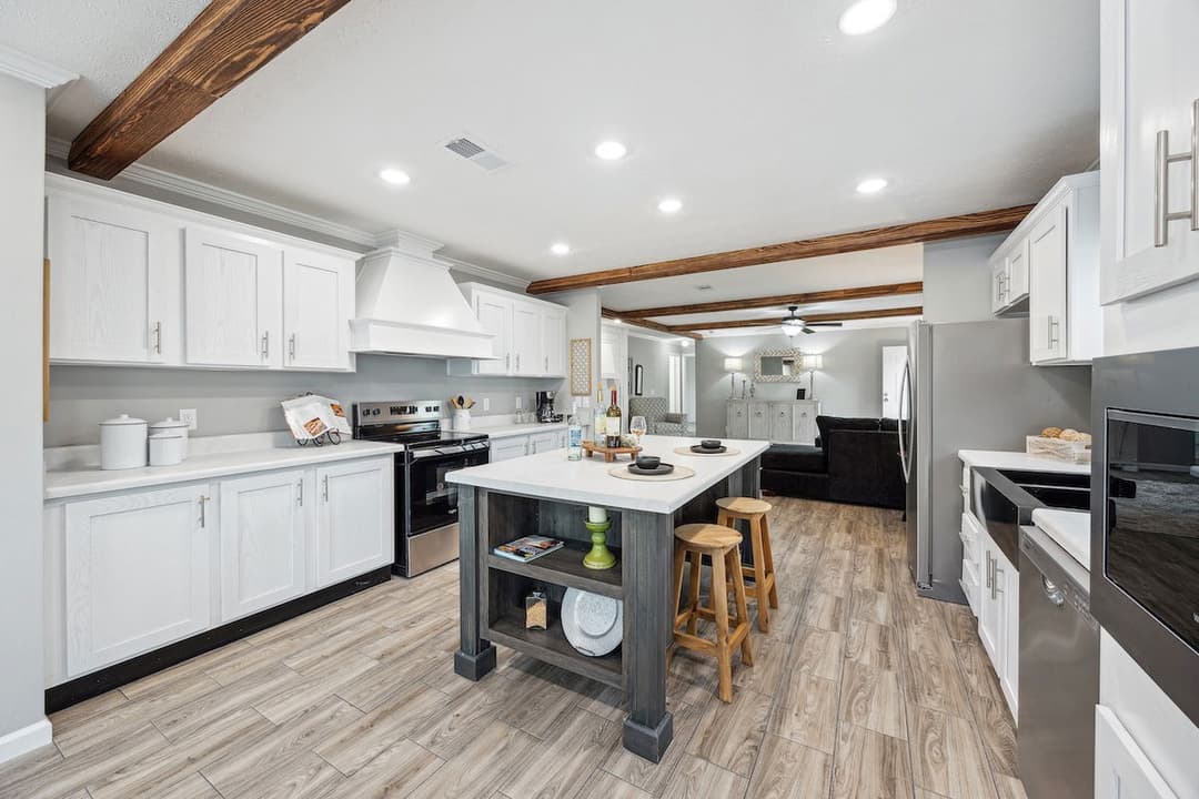 Md-10-32 lynnox kitchen home features