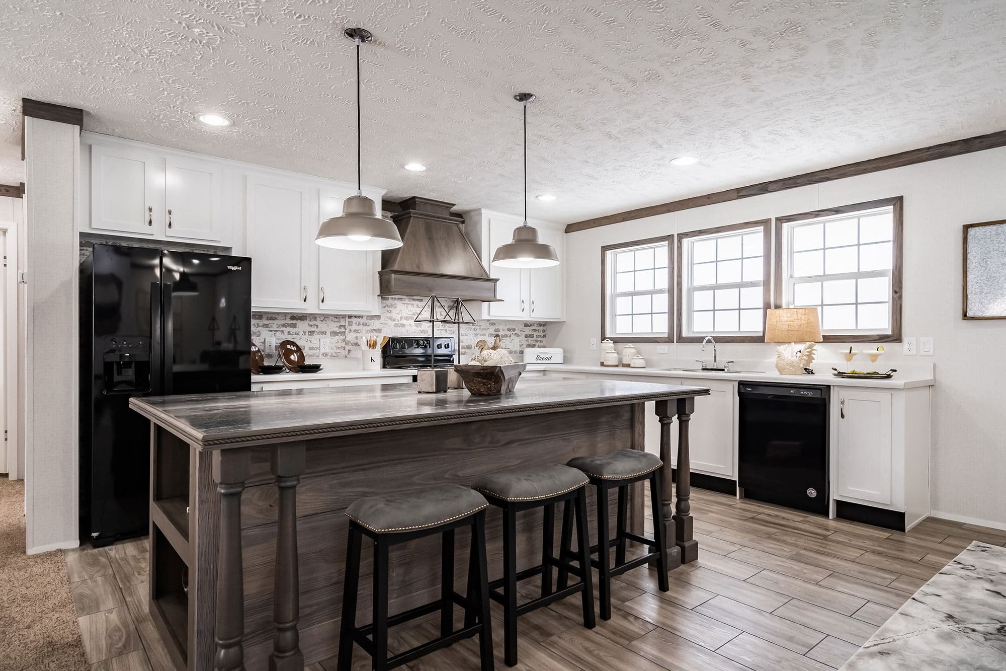 Md-40-32 kitchen home features