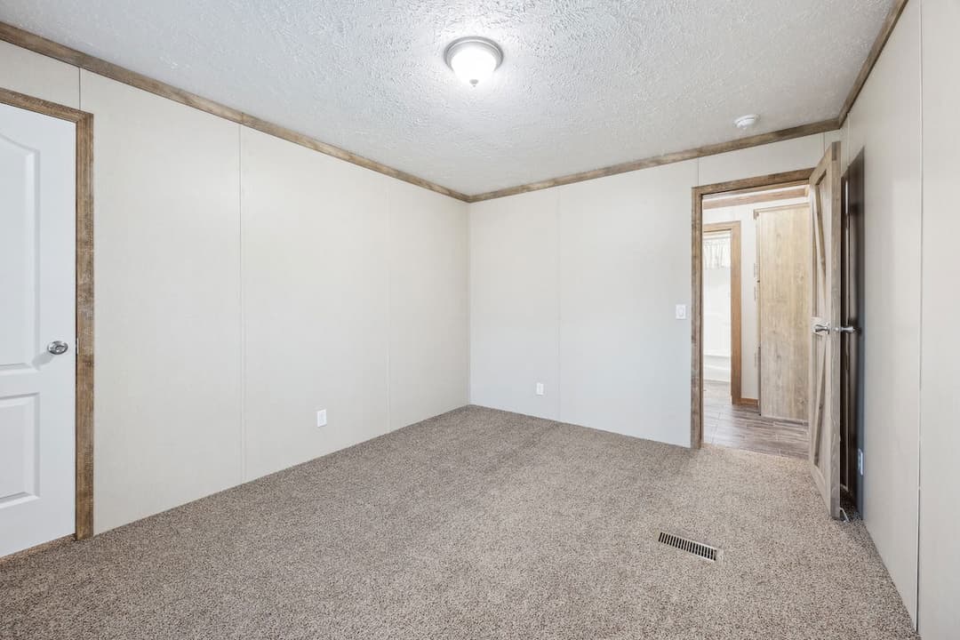 Md-26 rawhide bedroom home features