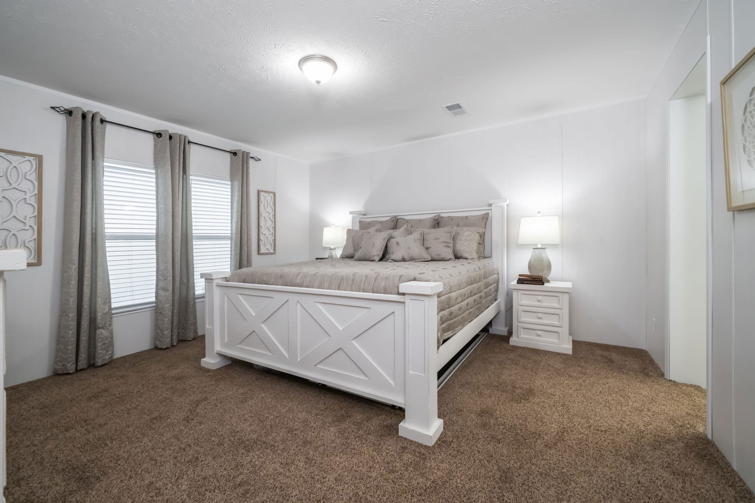 Md-56-32 bedroom home features