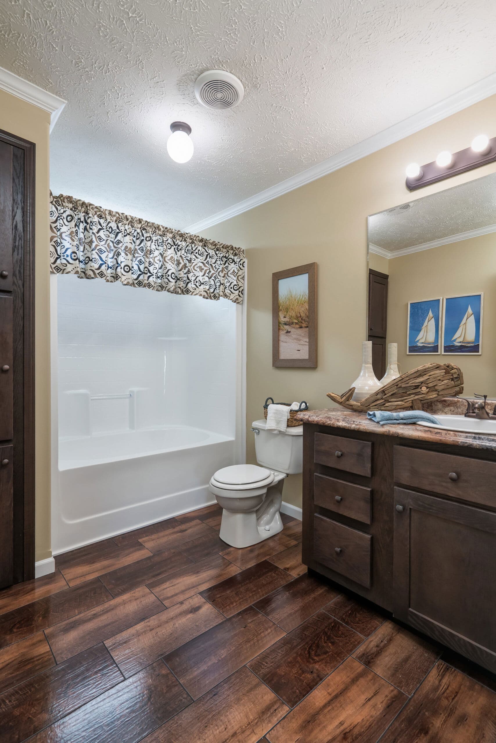 Kb-3238 bathroom home features