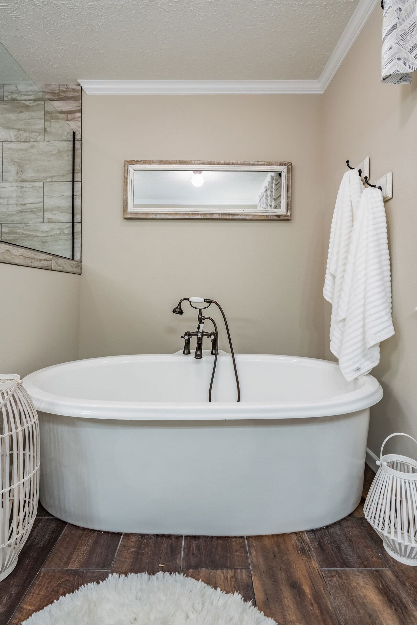 Kb-3245 tiger kat bathroom home features