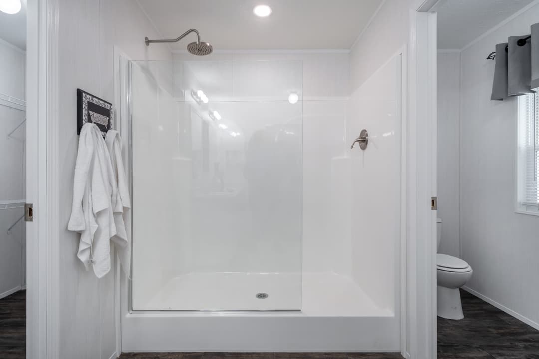Md-53-32 bathroom home features