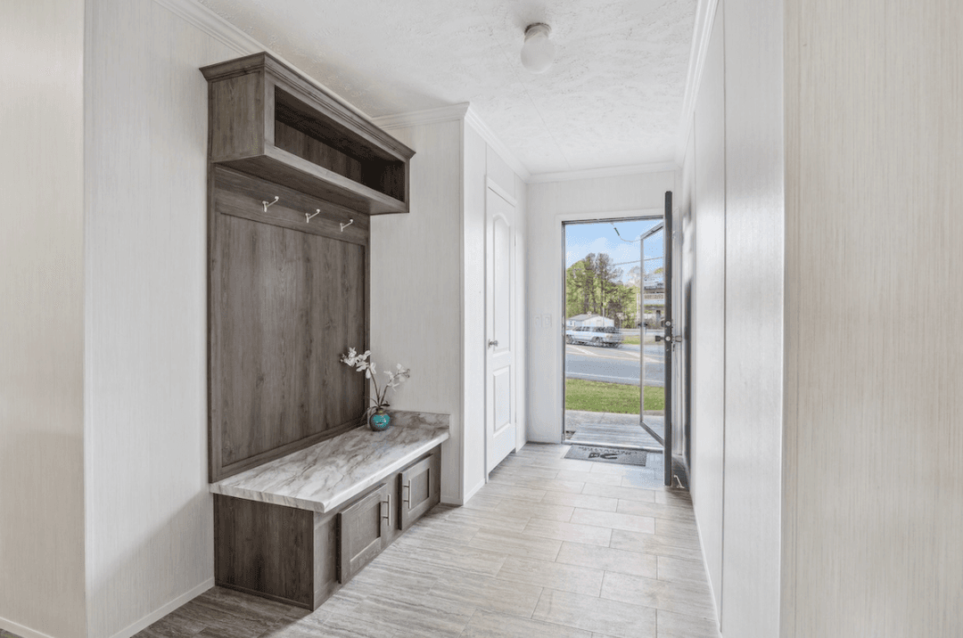 Md-62-32 rubicon interior home features