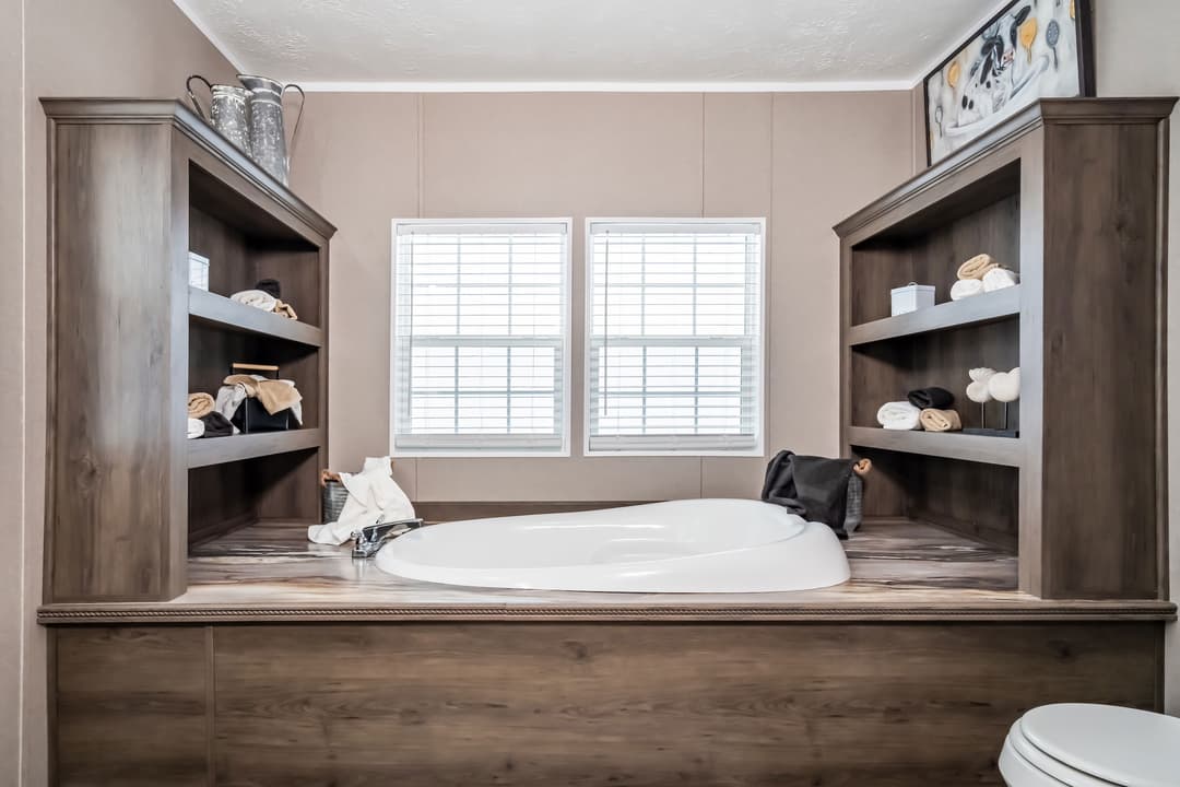 Md-44-32 housecat bathroom home features