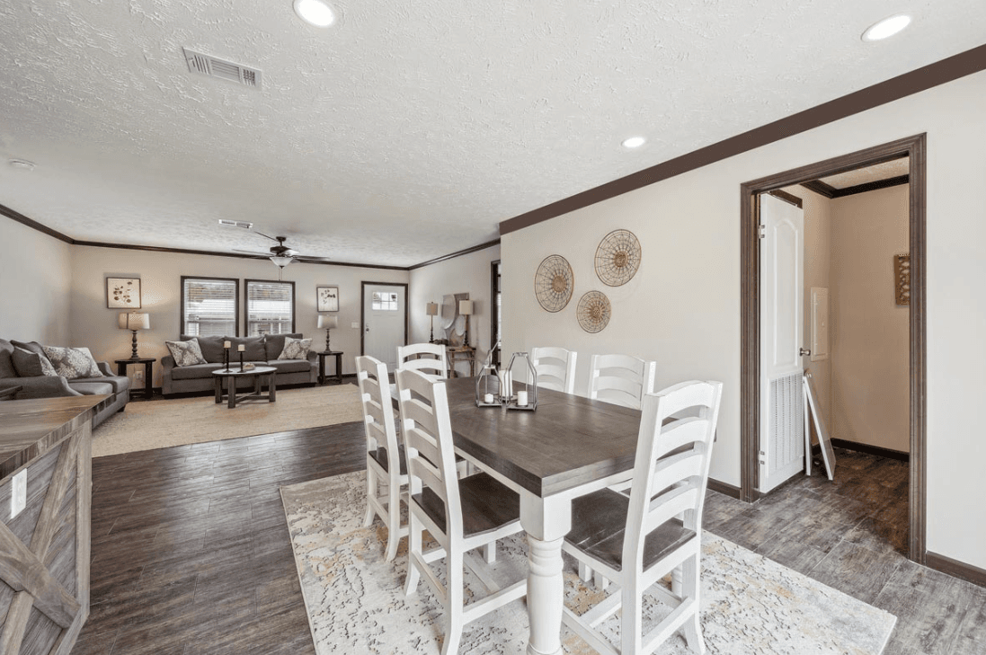 Md-32-76 big red interior home features