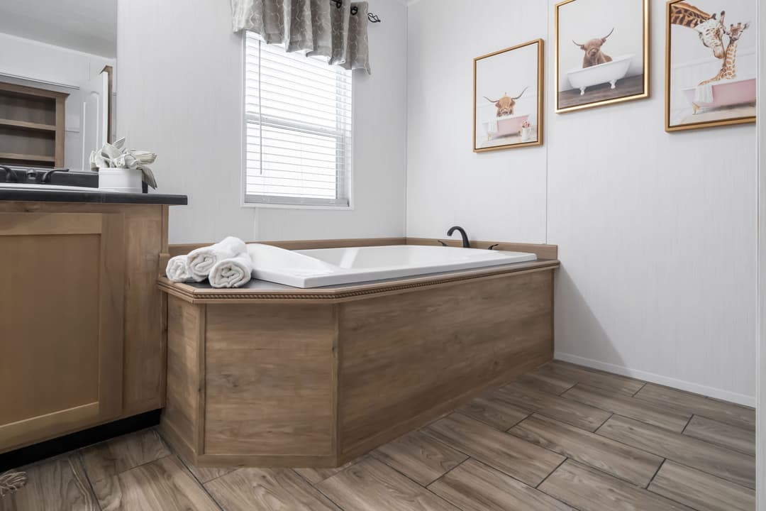 Md-56-32 bathroom home features