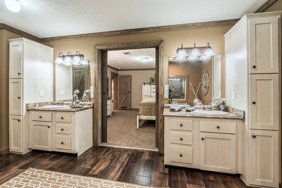 Kb-3243 bathroom home features