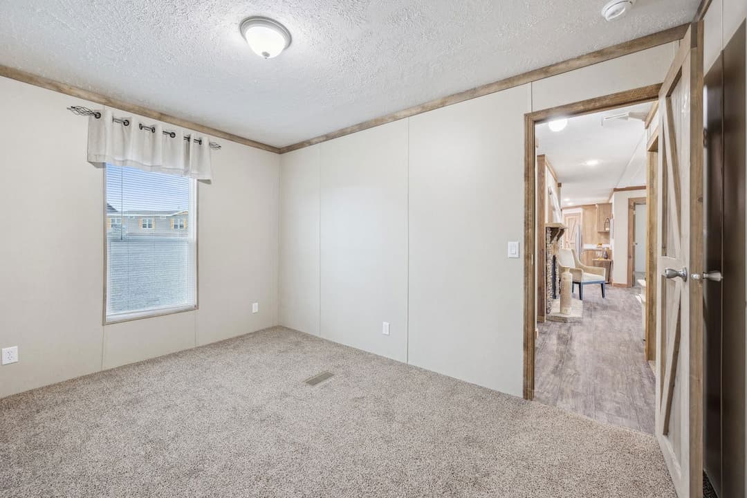 Md-26-32 bedroom home features