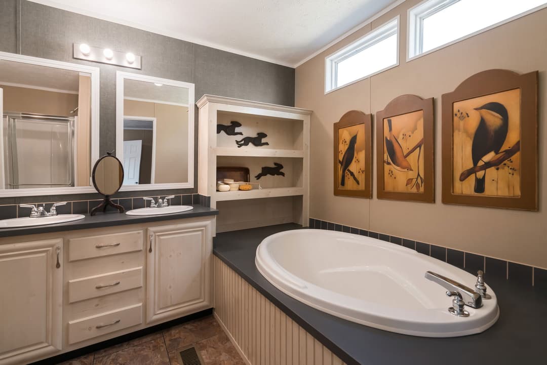 Md-109 bathroom home features
