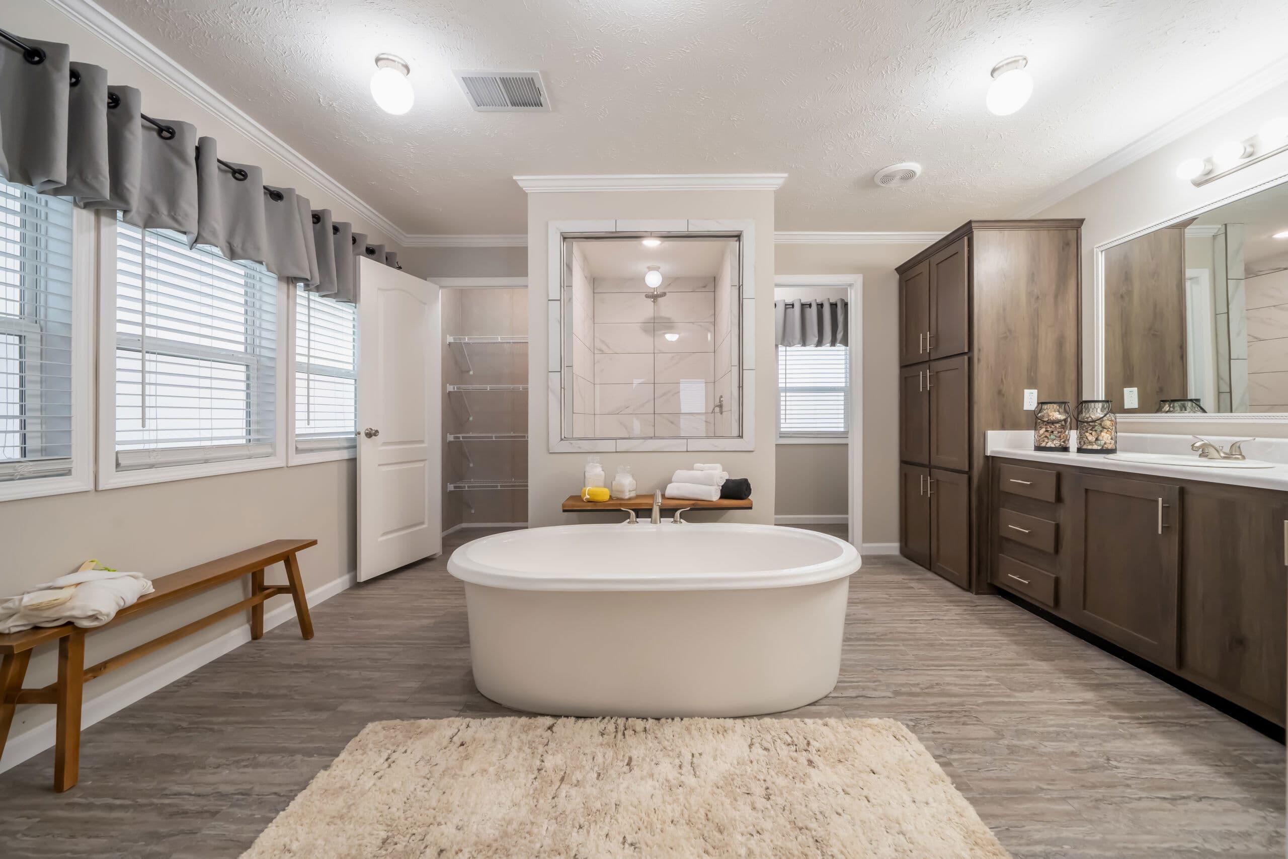 Md-54-32 the duke bathroom home features