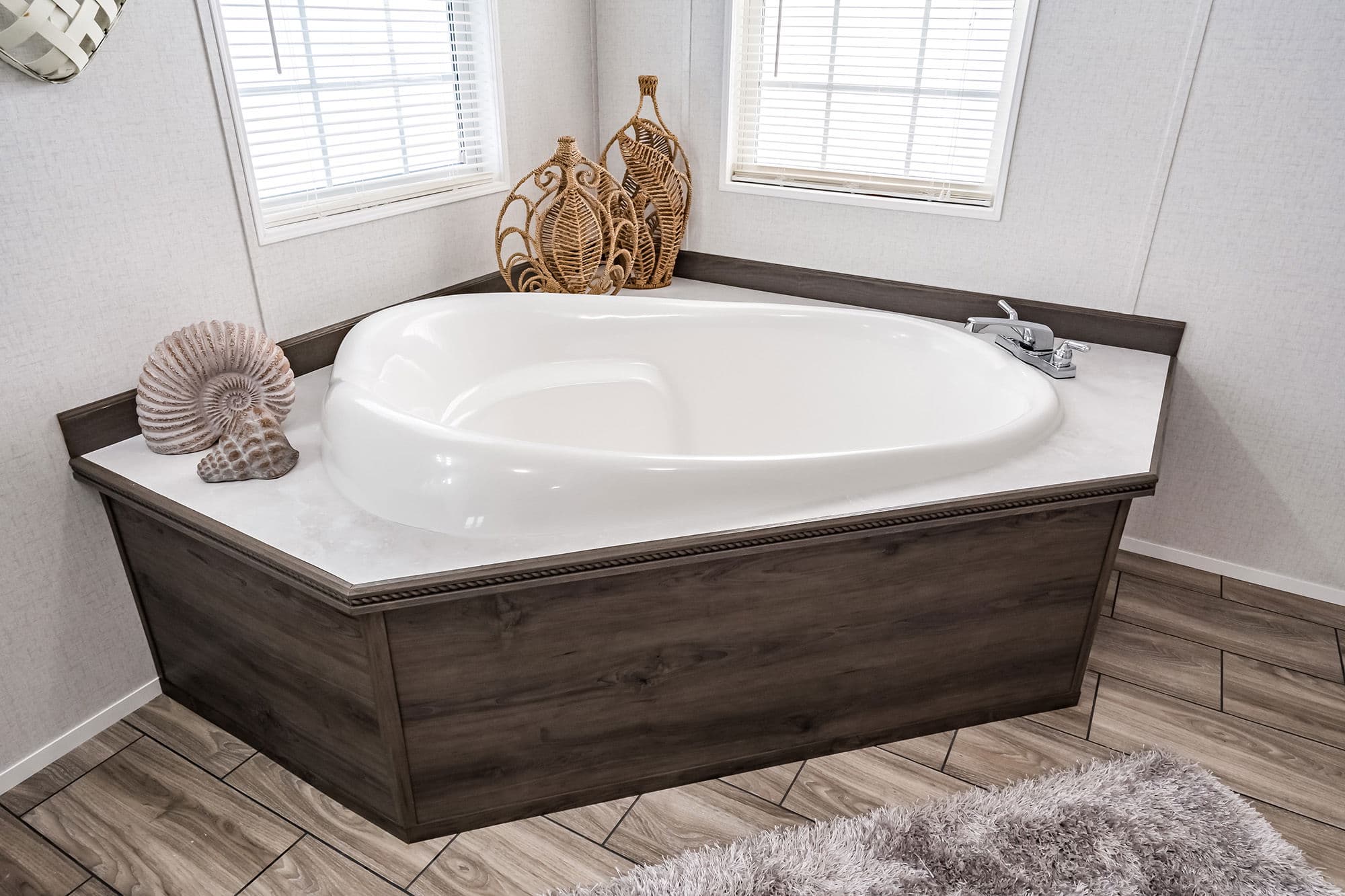 Md-40-32 bathroom home features