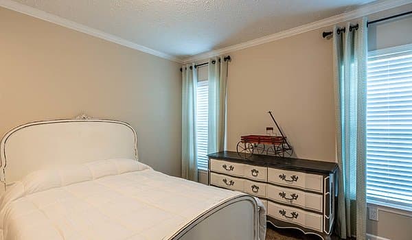 Kb-3220 bedroom home features