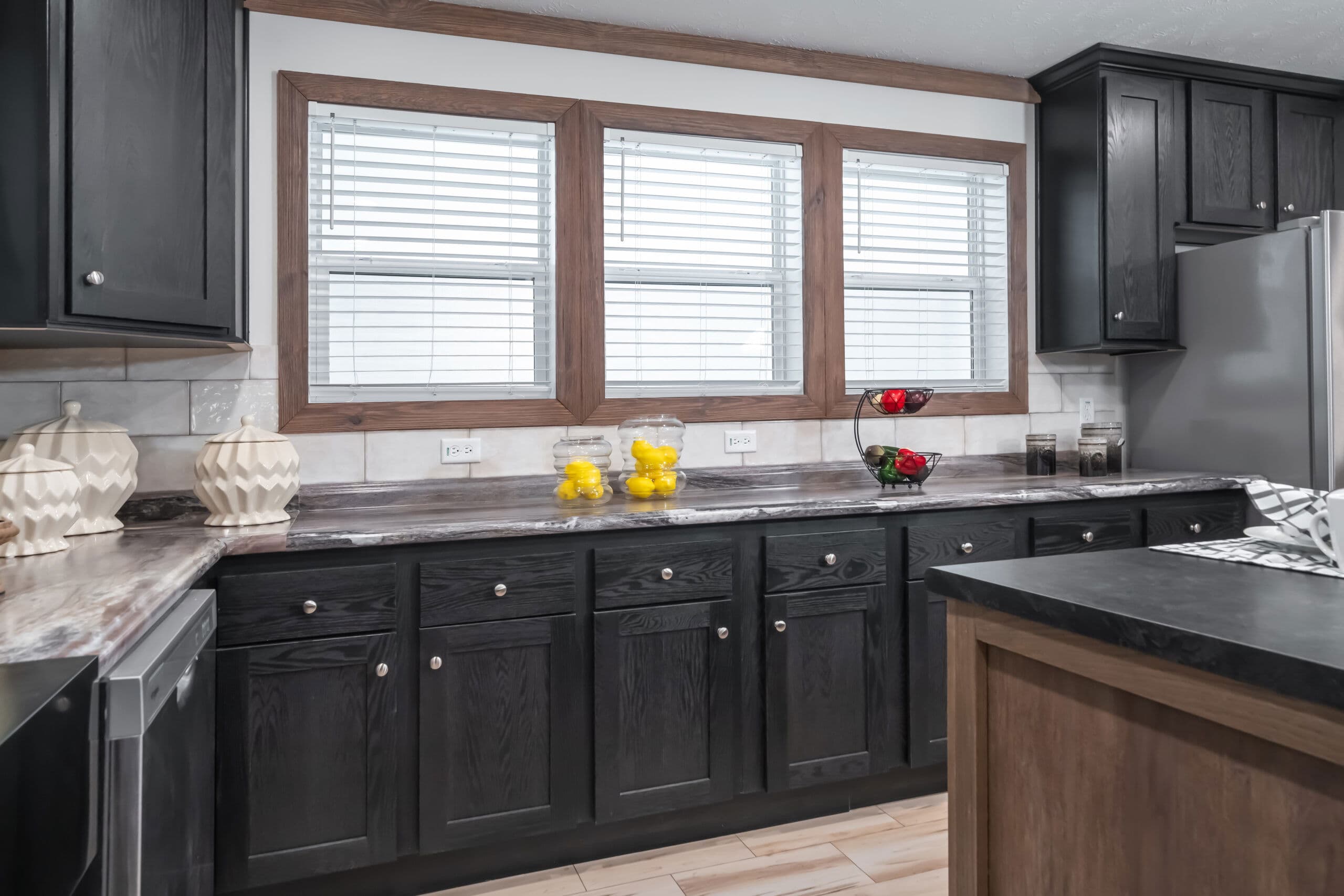 Kb-3249 gemstone kitchen home features