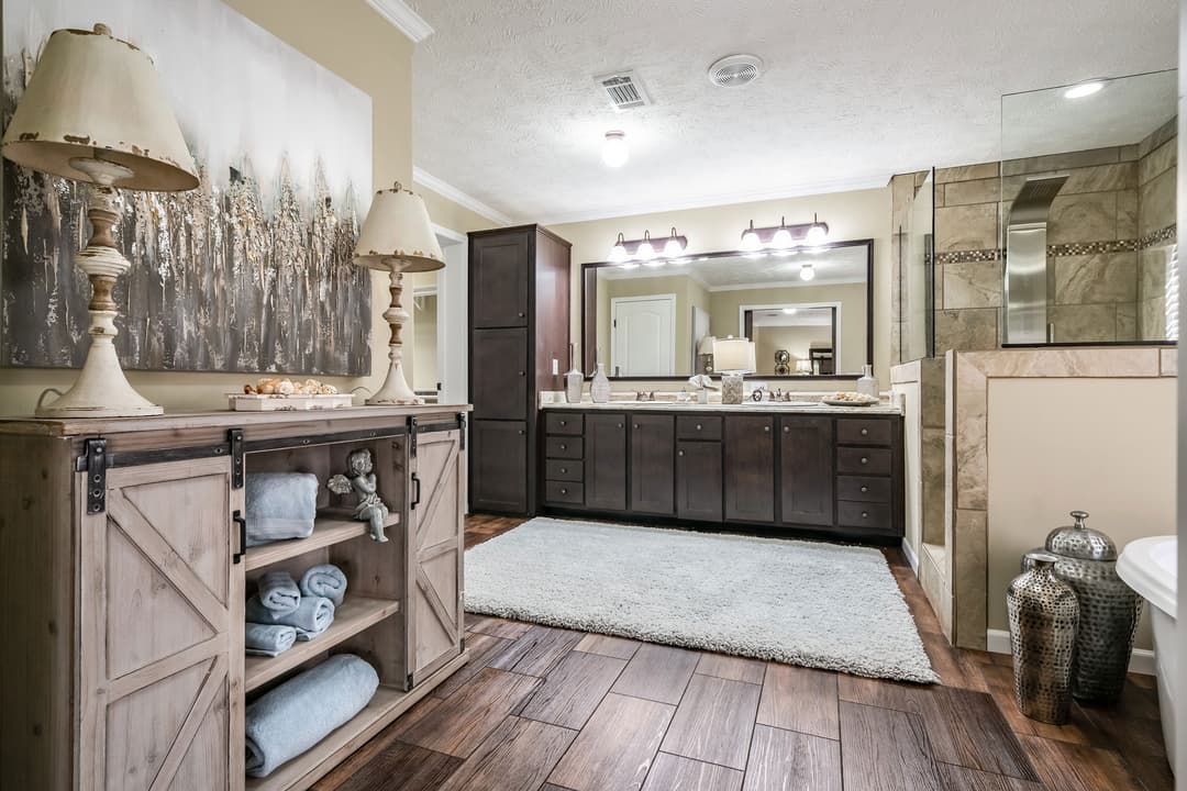 Kb-3244 interior home features