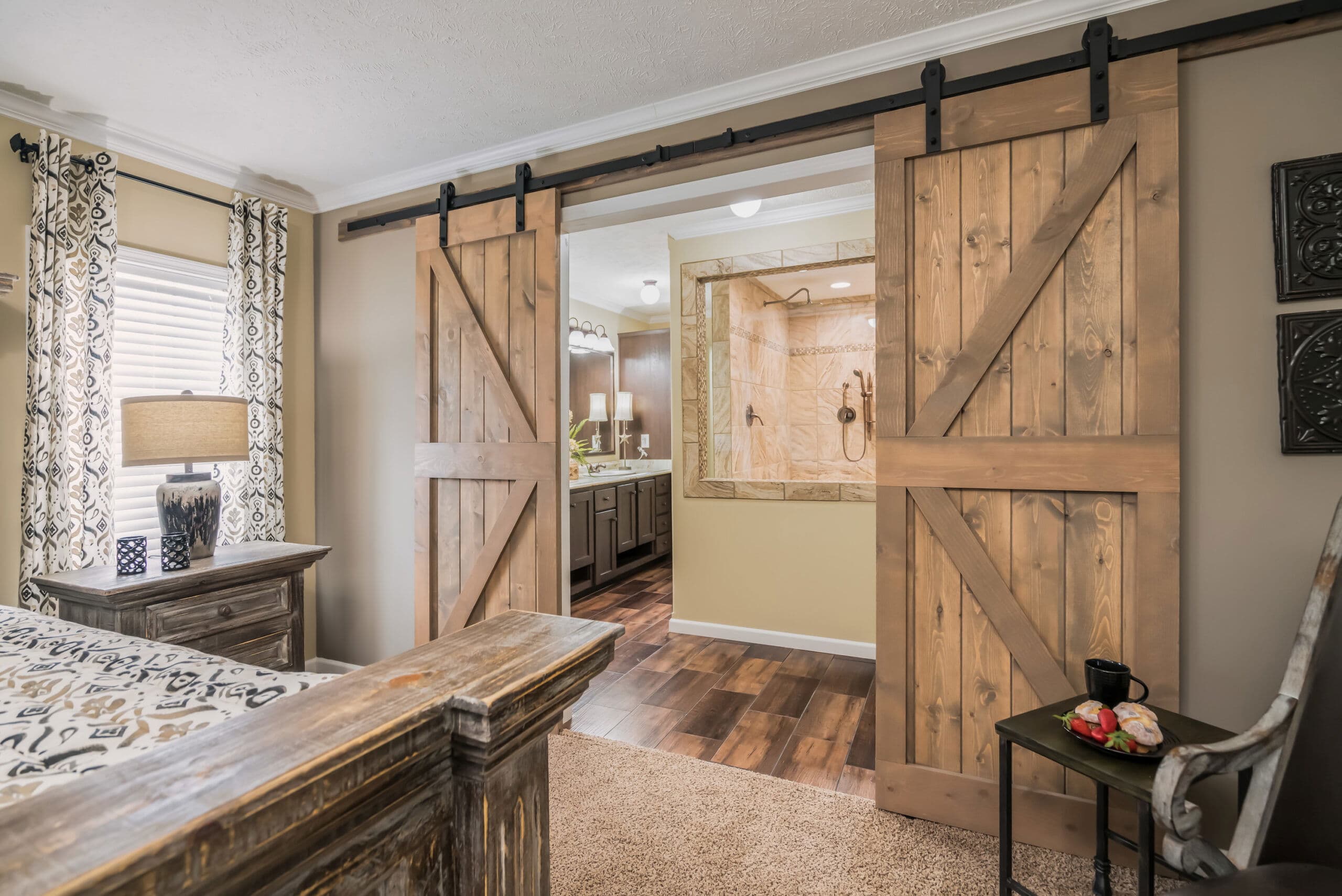 Kb-3241 bedroom home features