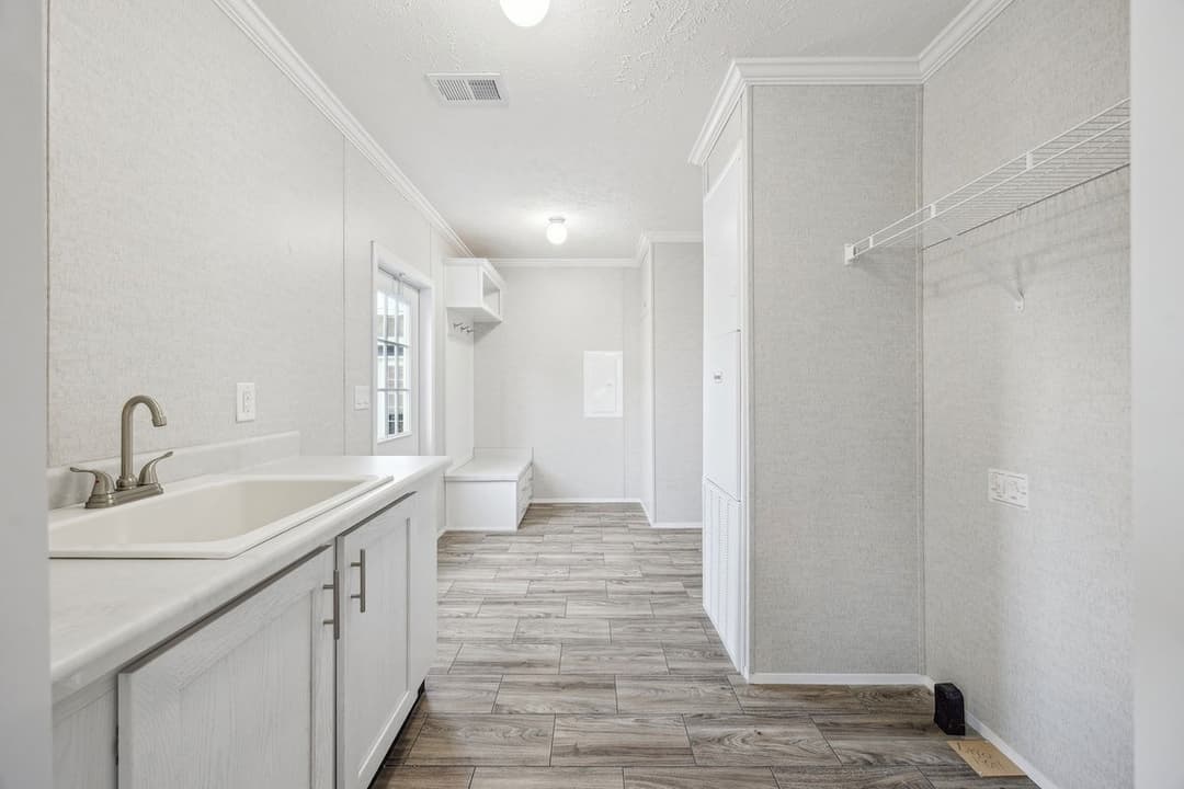 Md-10-32 lynnox bathroom home features