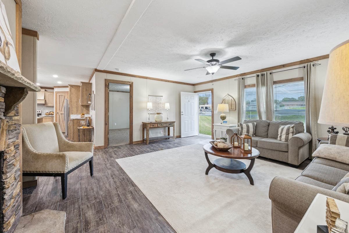 Md-26 rawhide interior home features