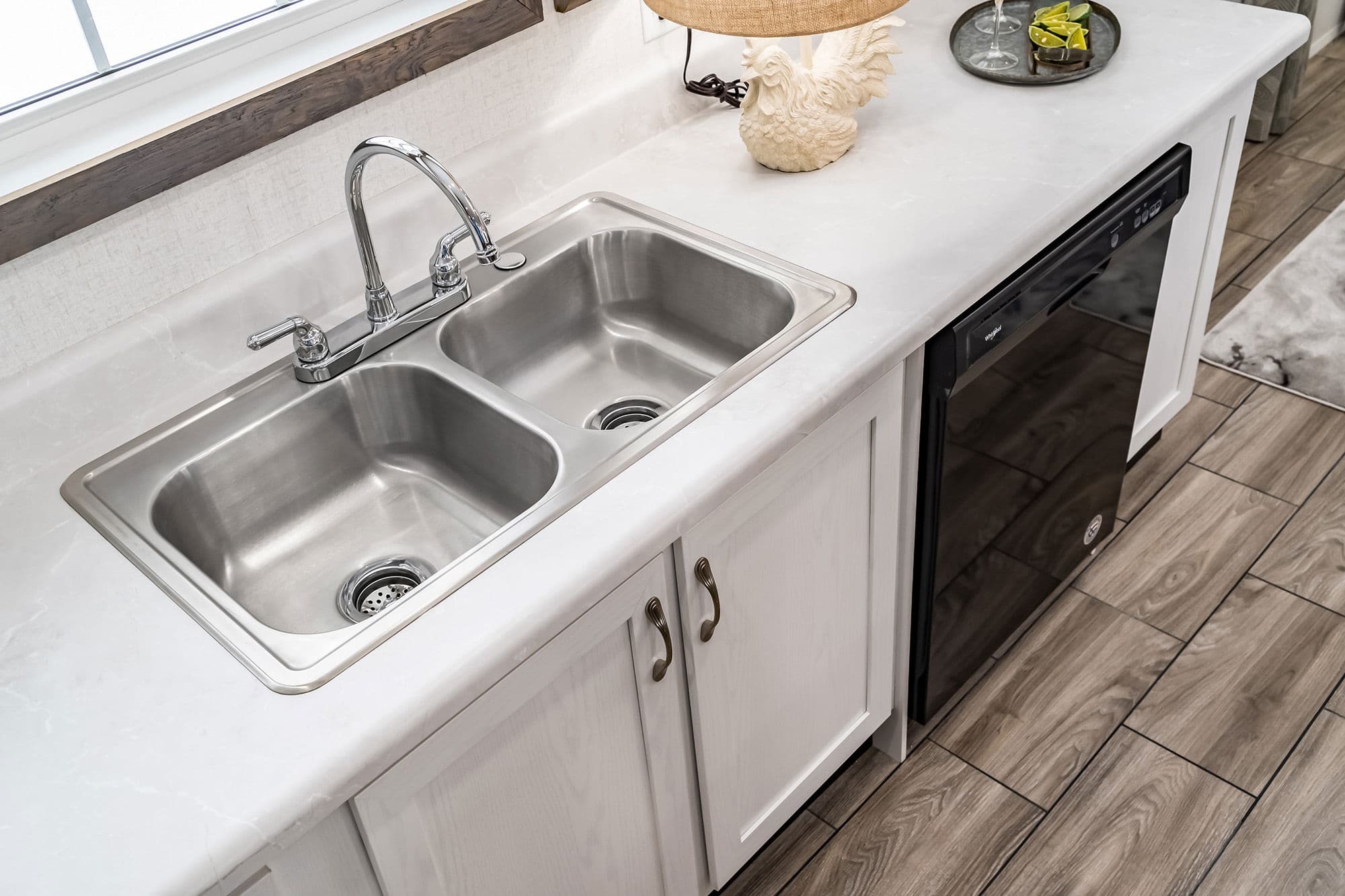 Md-40-32 kitchen home features