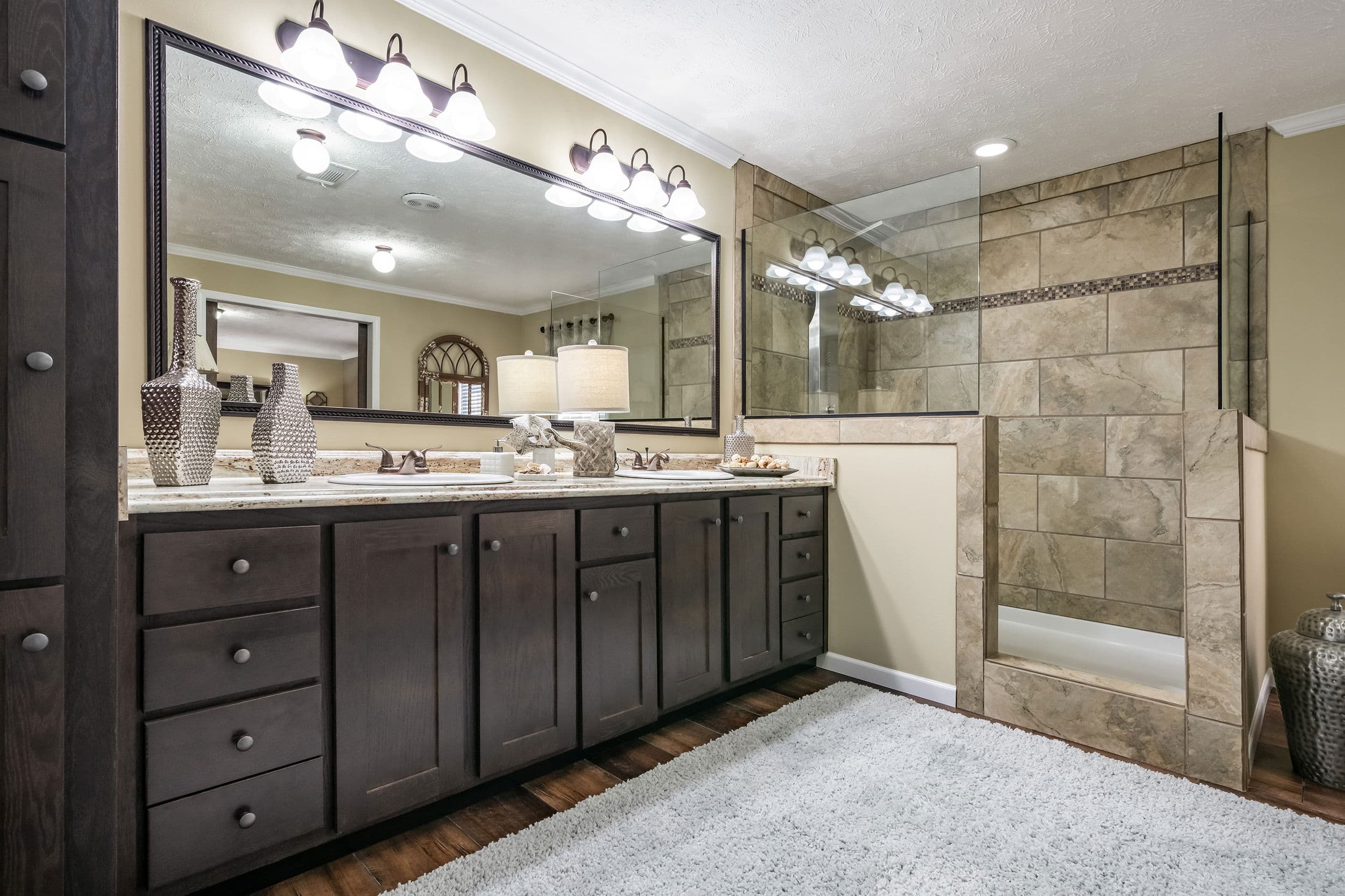 Kb-3244 bathroom home features