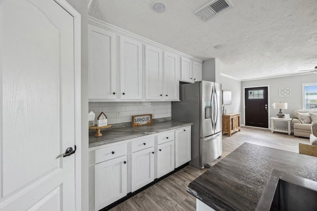 Kb-3246 presley kitchen home features