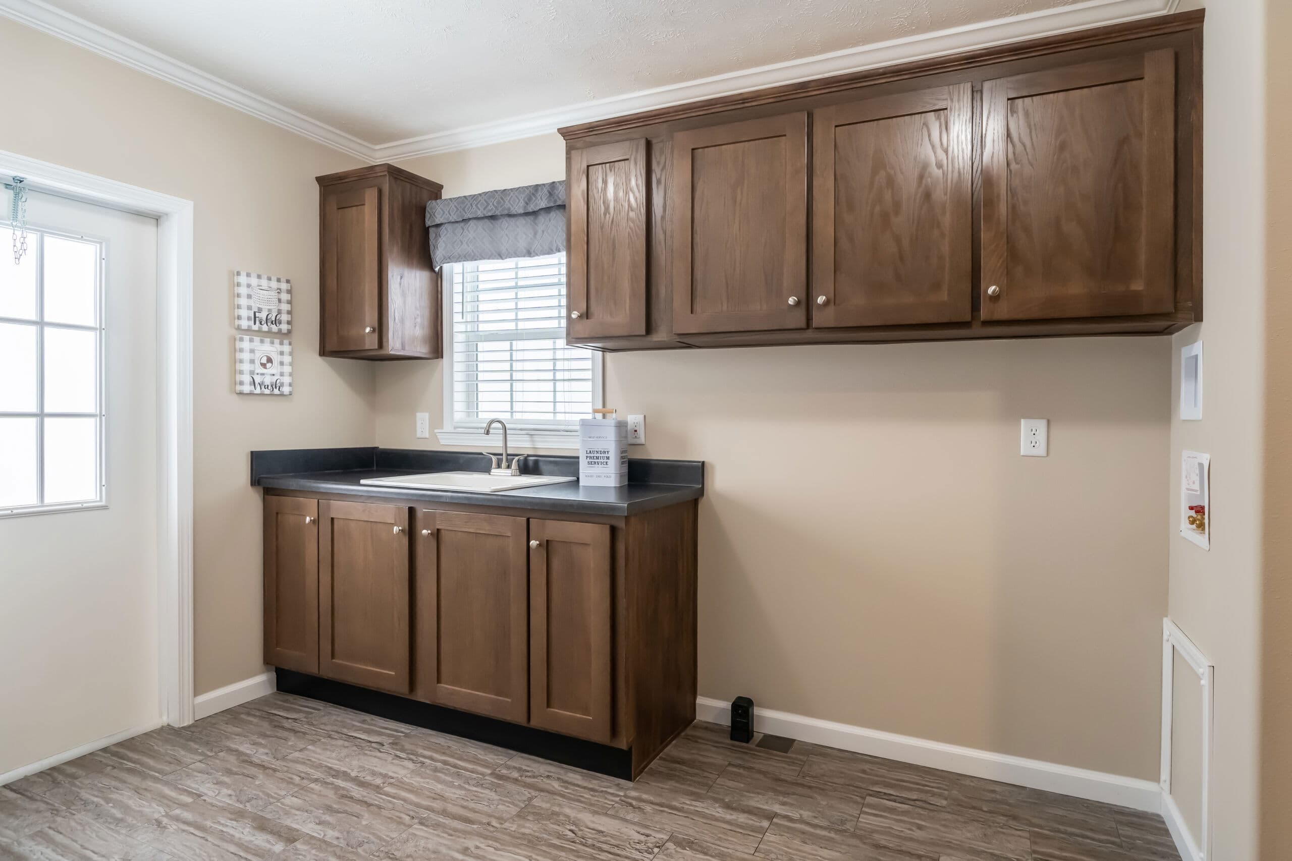 Kb-3248 interior home features