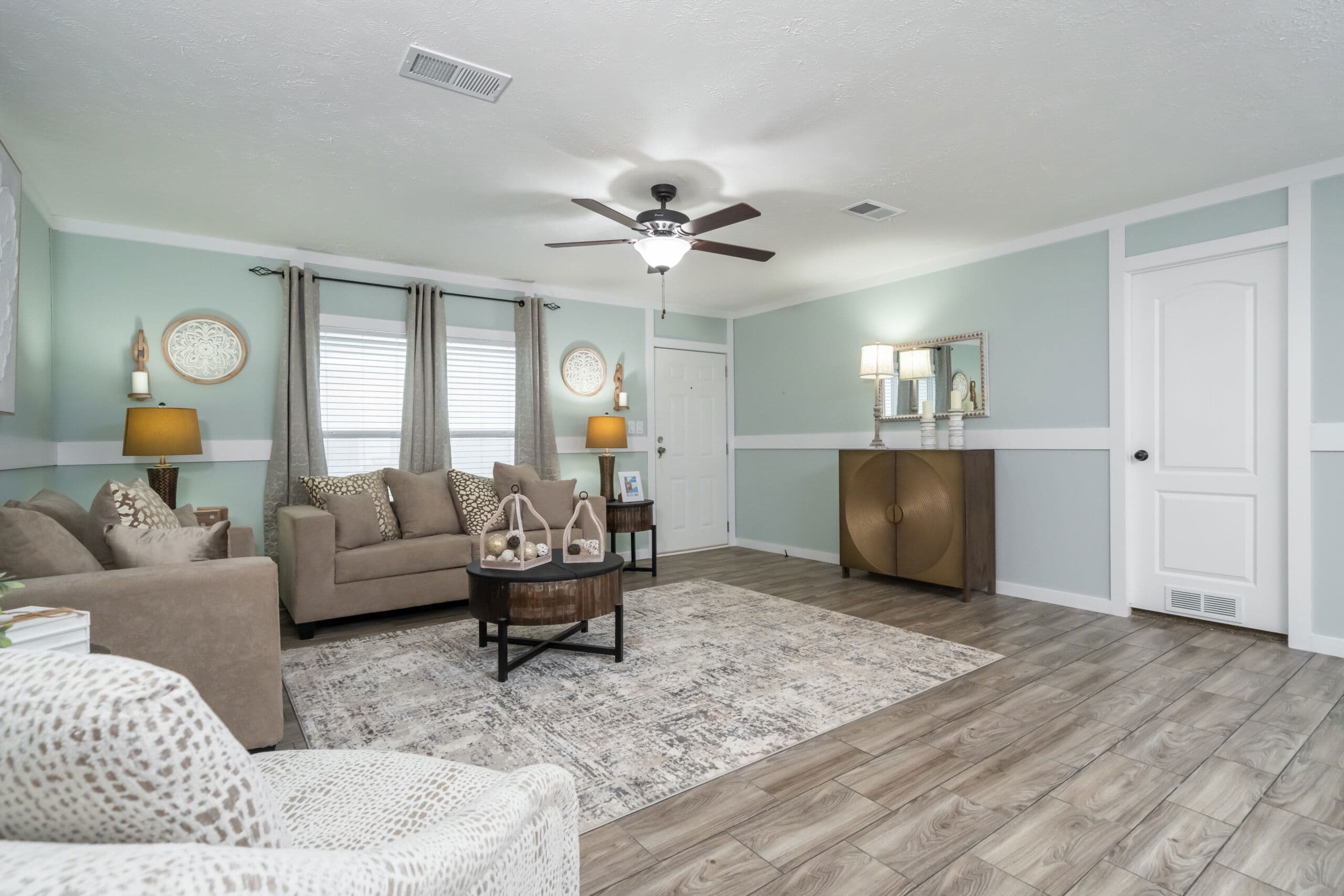 Md-56-32 interior home features