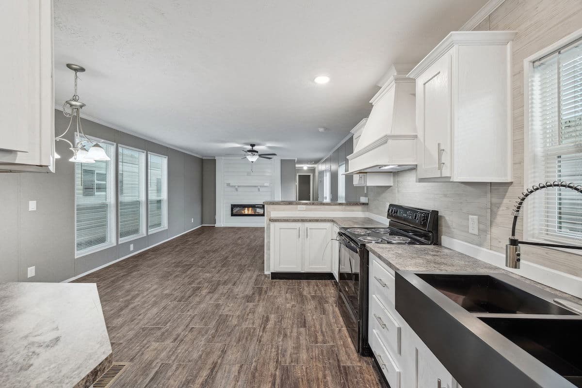 Md-102 kitchen home features