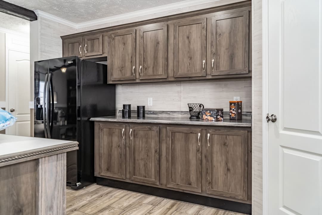 Md-41-32 kitchen home features